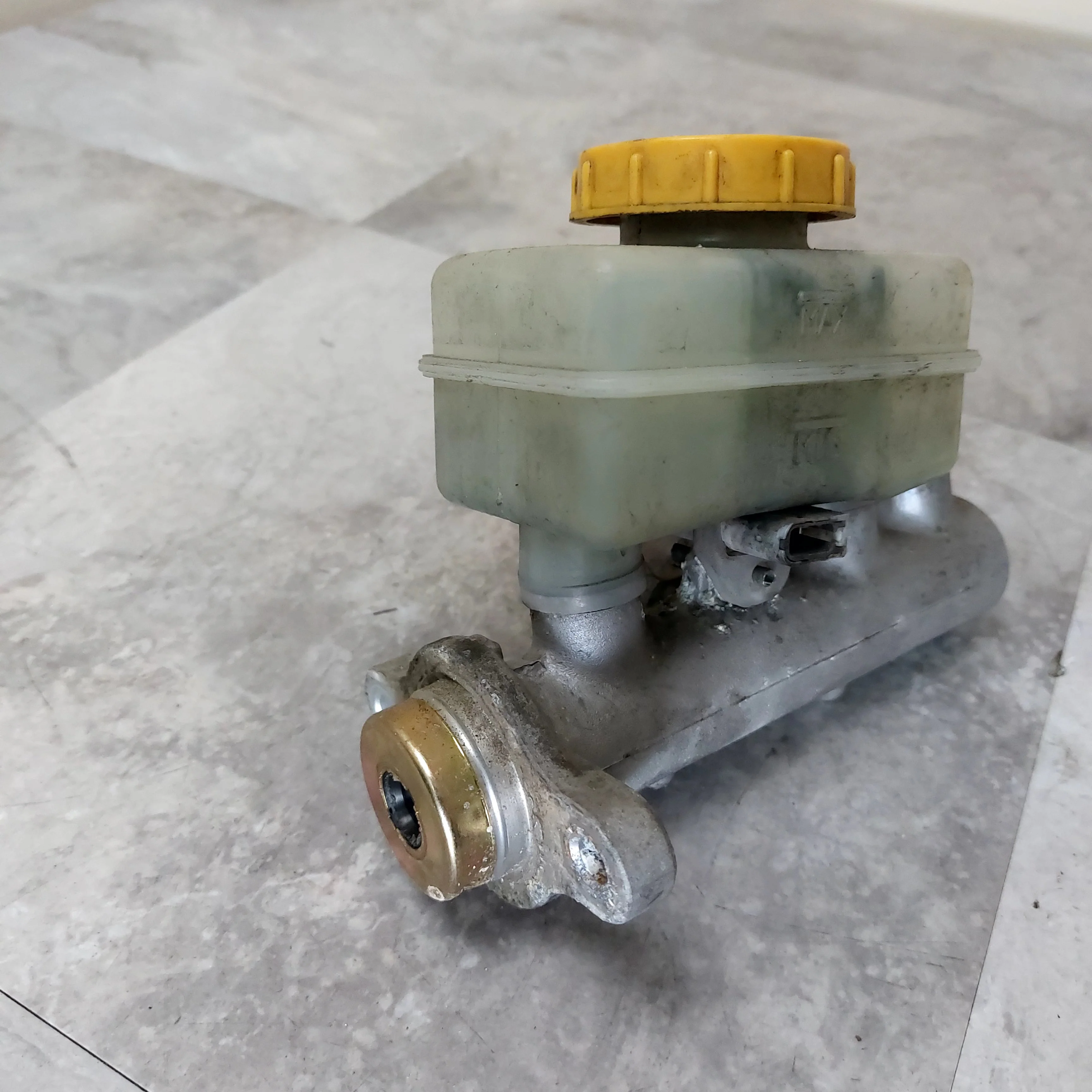 2002-2007 Subaru Impreza WRX STi OEM Brake Master Cylinder Reservoir - Image 3