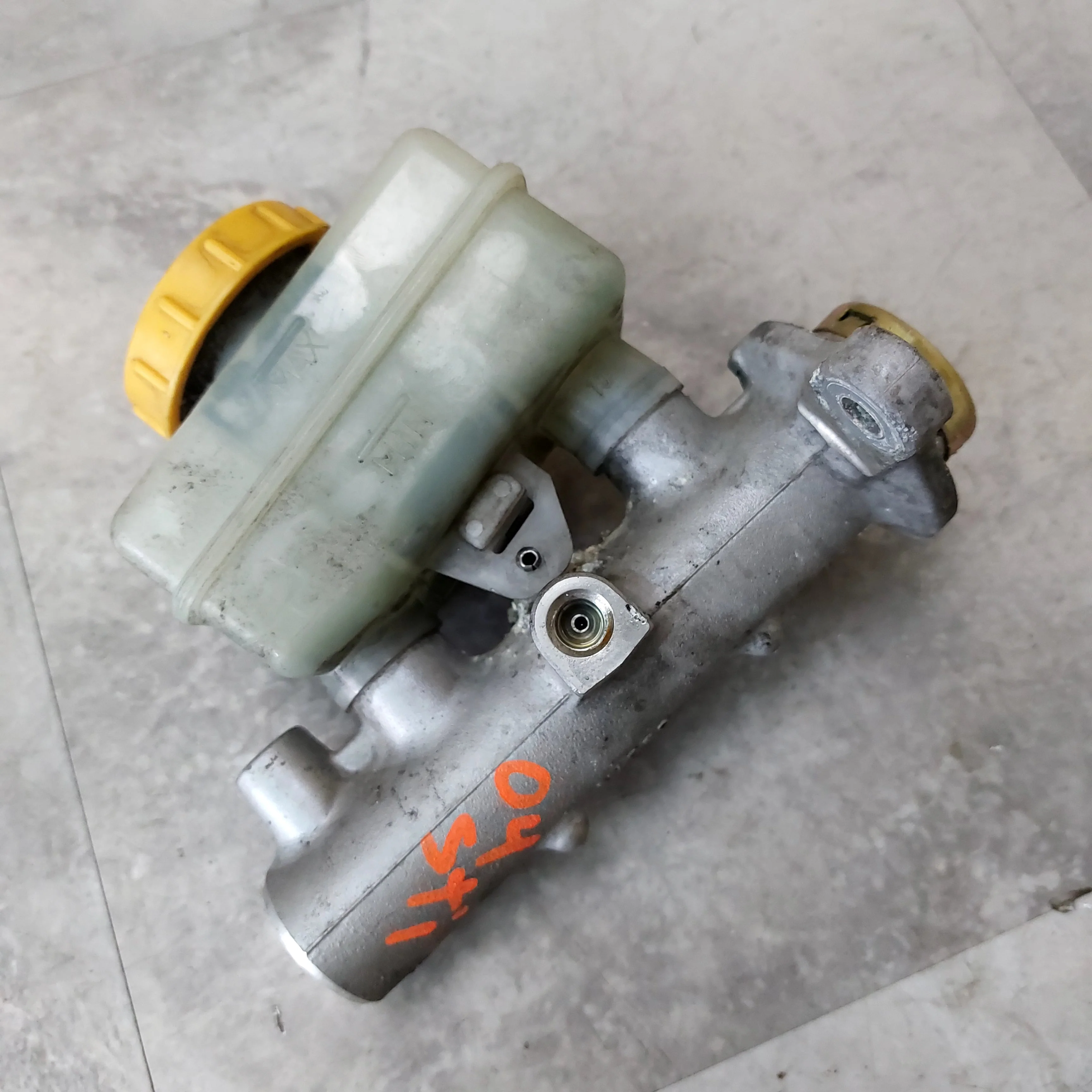 2002-2007 Subaru Impreza WRX STi OEM Brake Master Cylinder Reservoir - Image 5