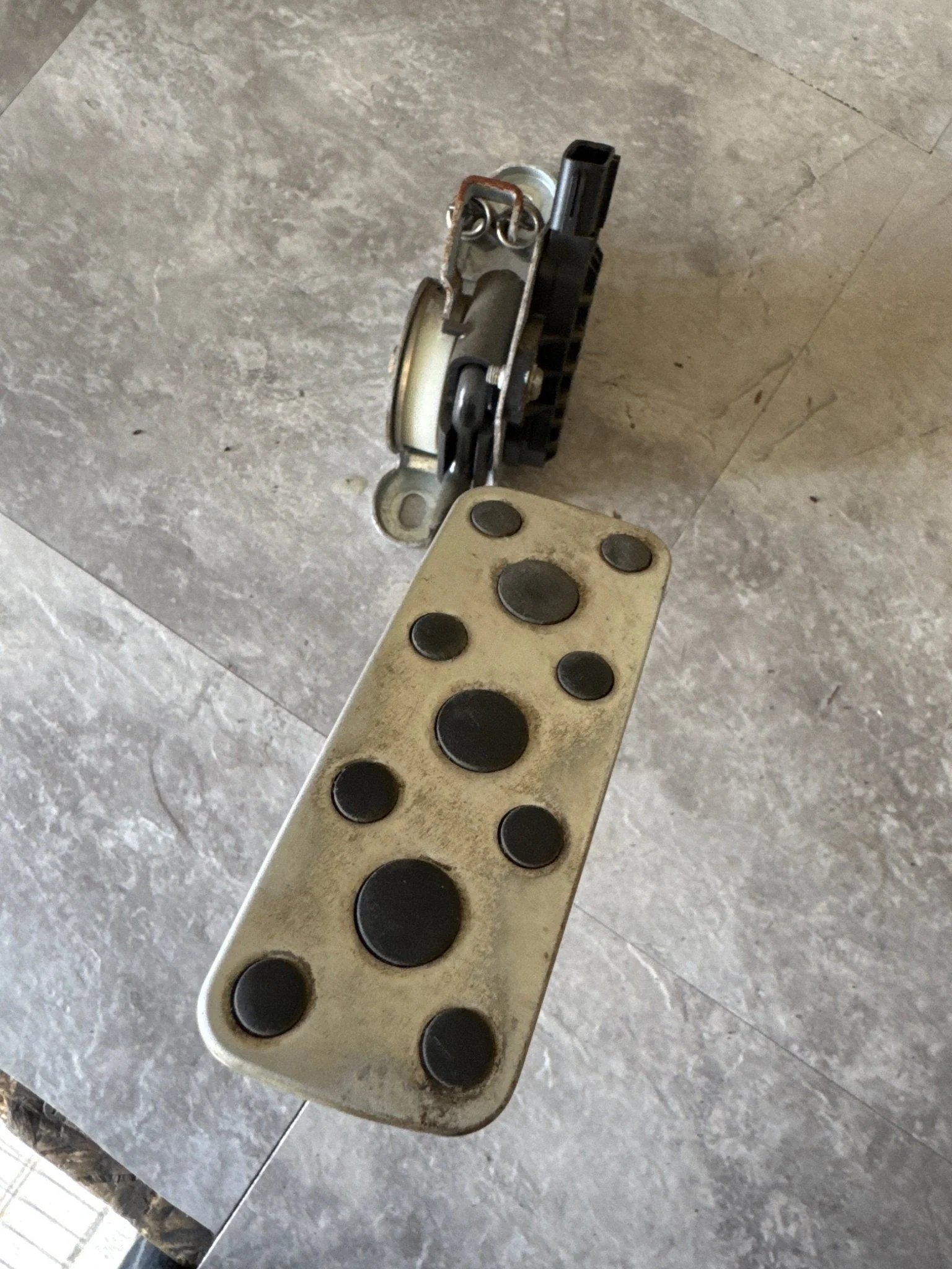 2004-2006 Subaru Impreza WRX STi OEM Gas Pedal Assembly (04 STi - Image 2