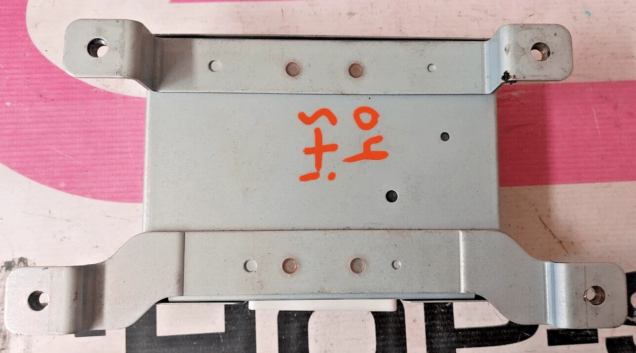 2004 Subaru Impreza STi DCCD OEM Differential Control Unit - Image 3
