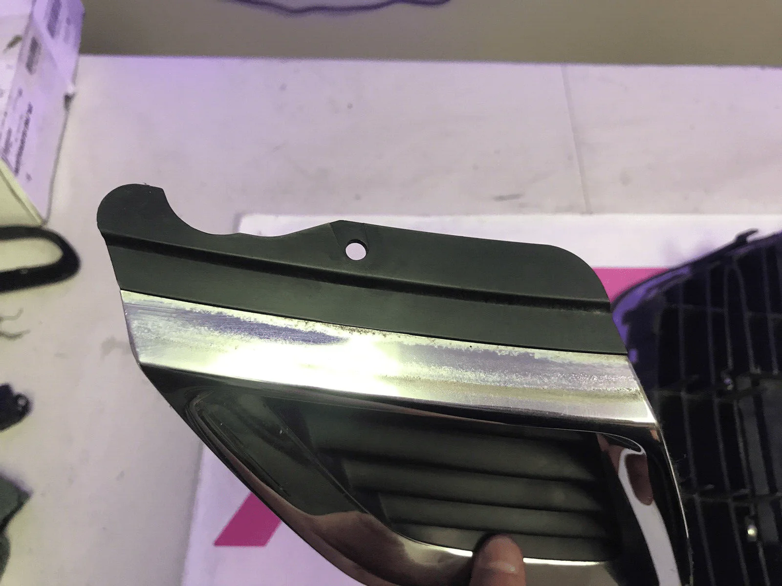 2005-2006 OEM Saab Saabaru Three Piece Grille Assembly - Image 6