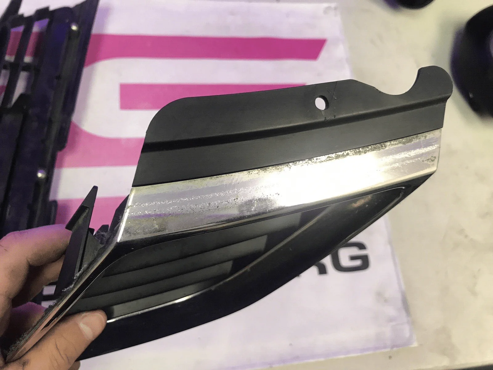 2005-2006 OEM Saab Saabaru Three Piece Grille Assembly - Image 7