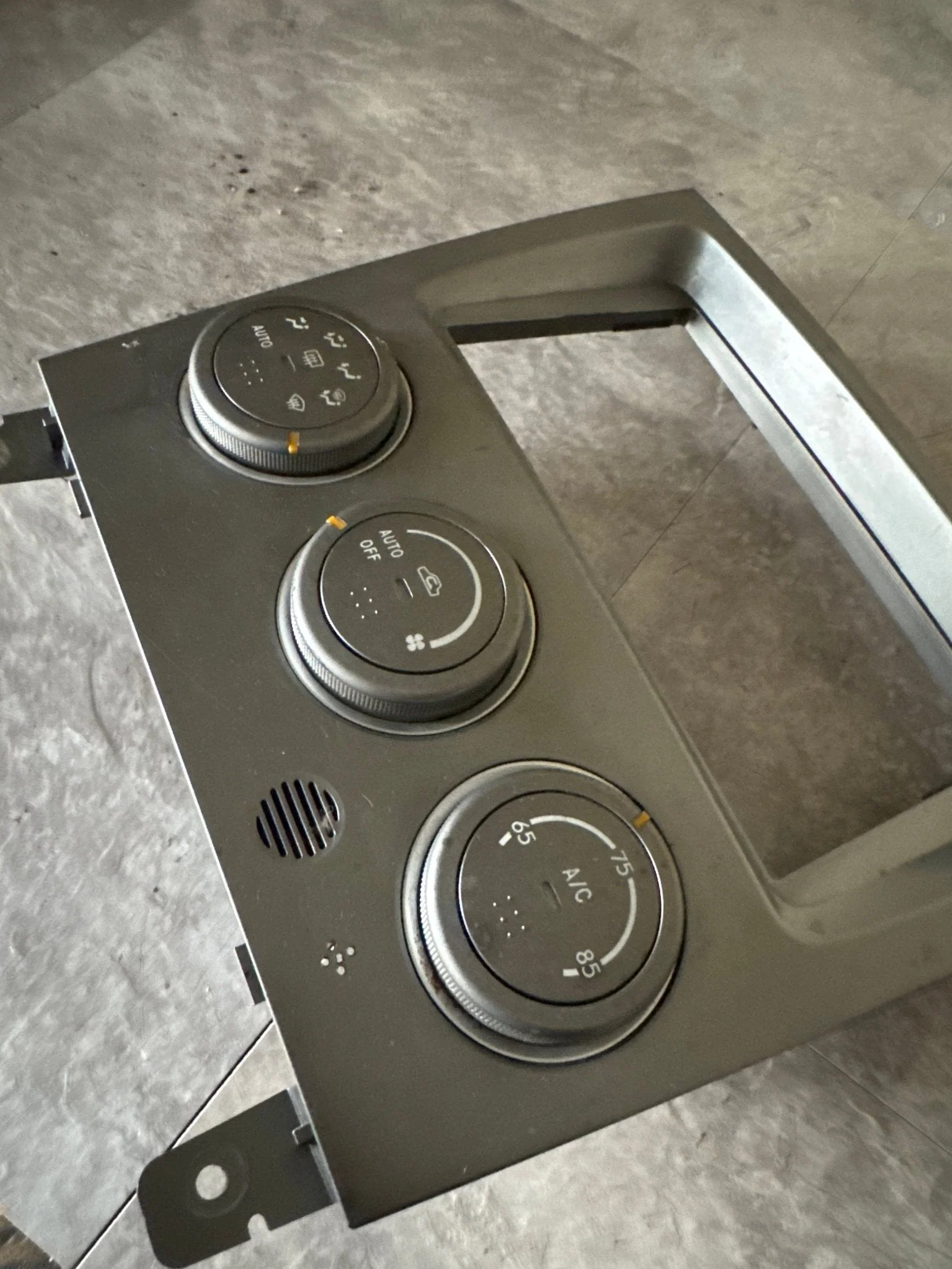 2004-2007 Subaru Impreza Radio HVAC OEM Trim Dash Panel Bezel Saab 9-2x J2 - Image 2