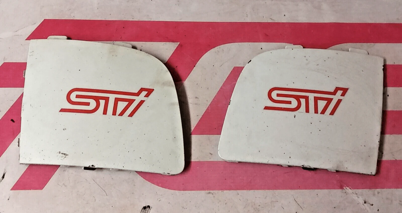2006-2007 Subaru Impreza WRX STi OEM White Fog Light Cover Trim E2