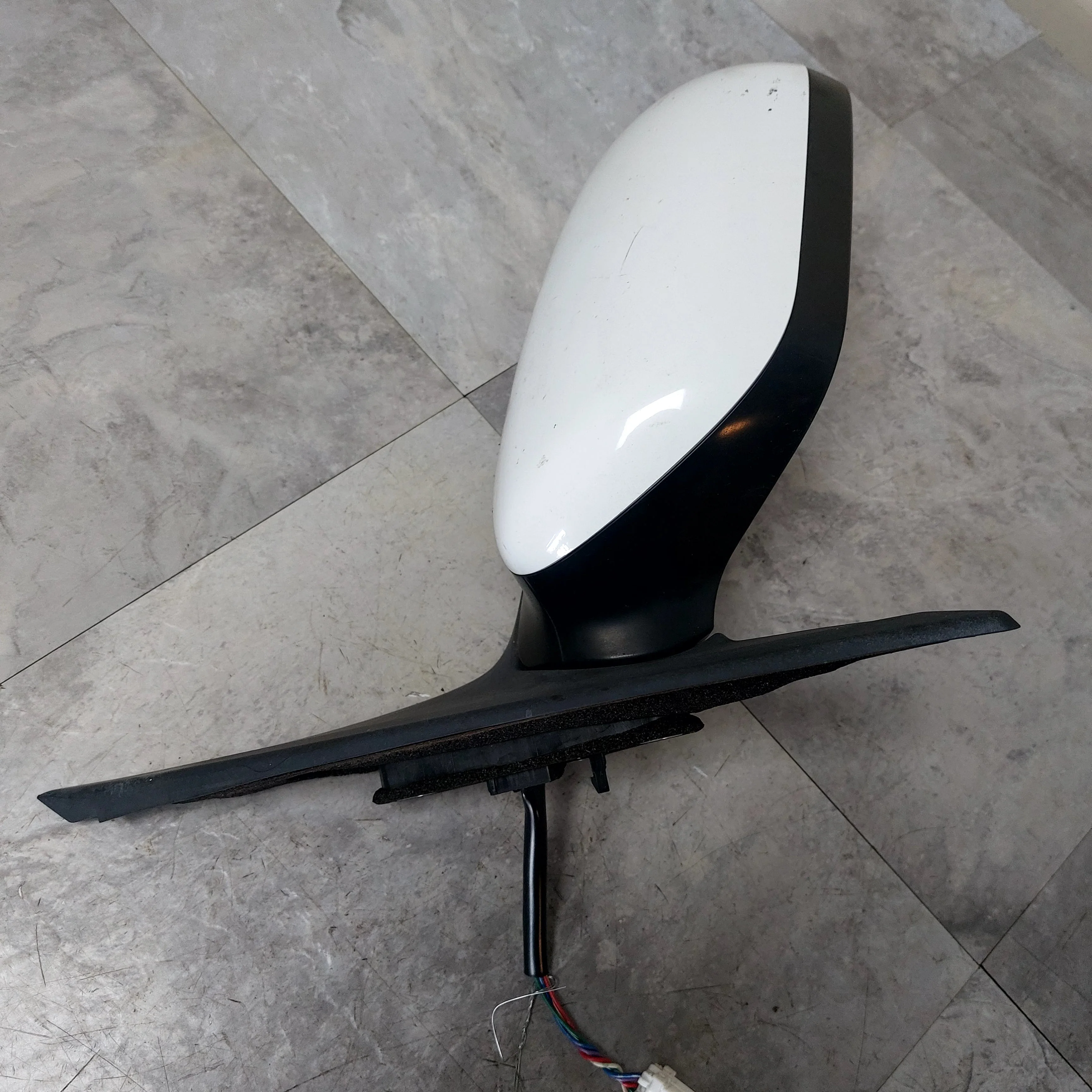 2011-2014 Subaru WRX STi RH OEM Pass Side Mirror Turn Signal White 37J M2 - Image 3