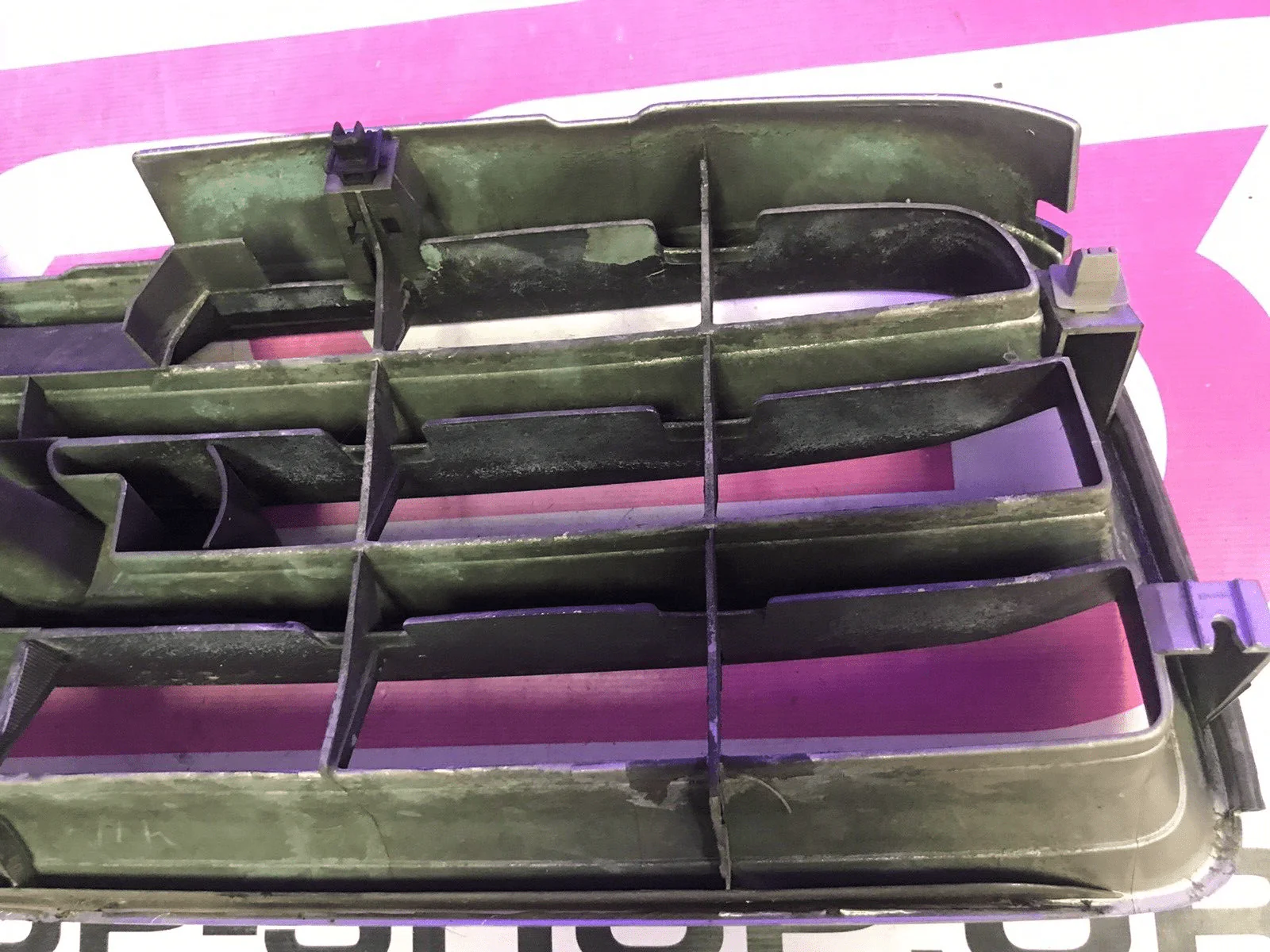 2003-2006 Subaru Forester Front Grille OEM Assembly - Image 7