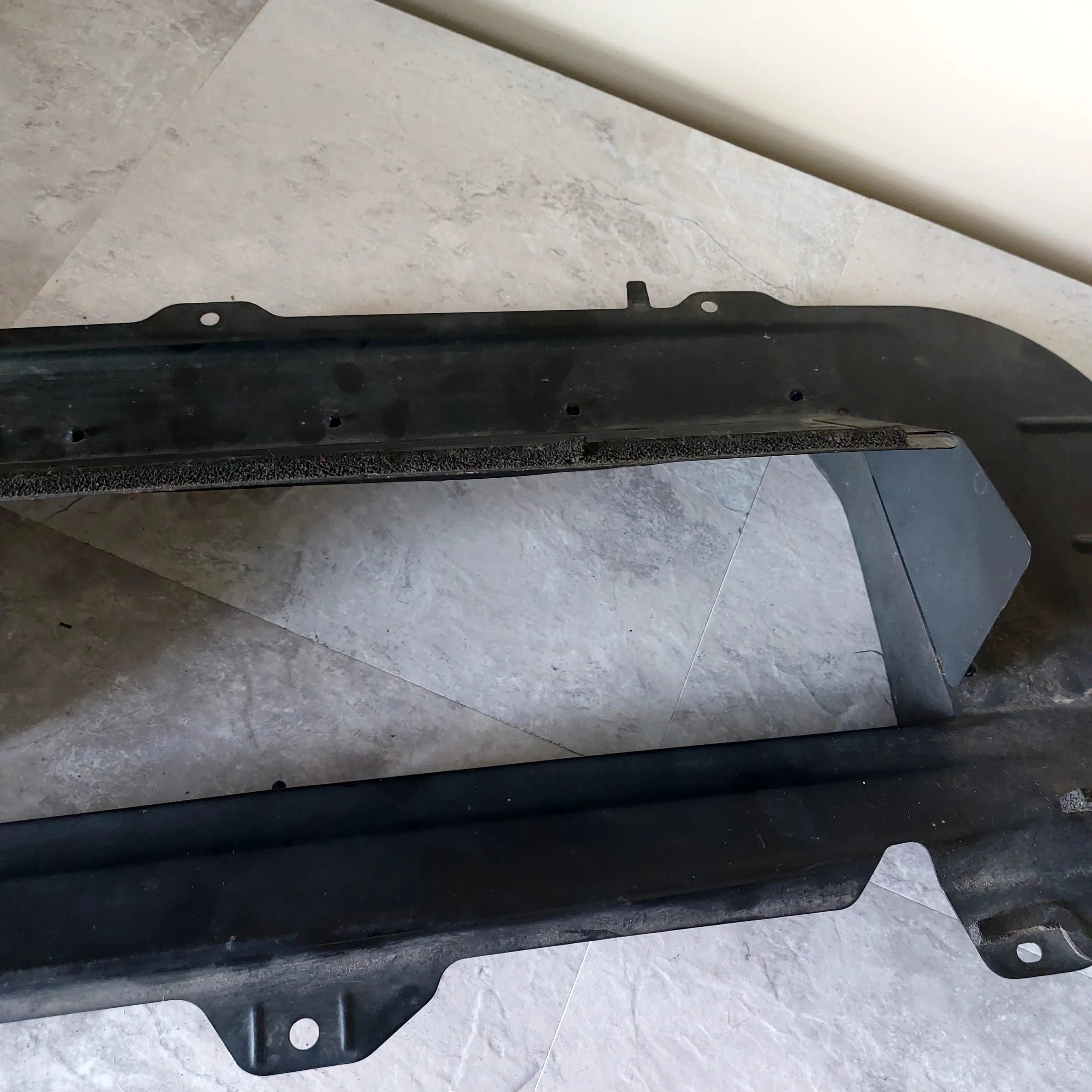 2004-2005 Subaru Impreza WRX Hood OEM Scoop Splitter - Image 5