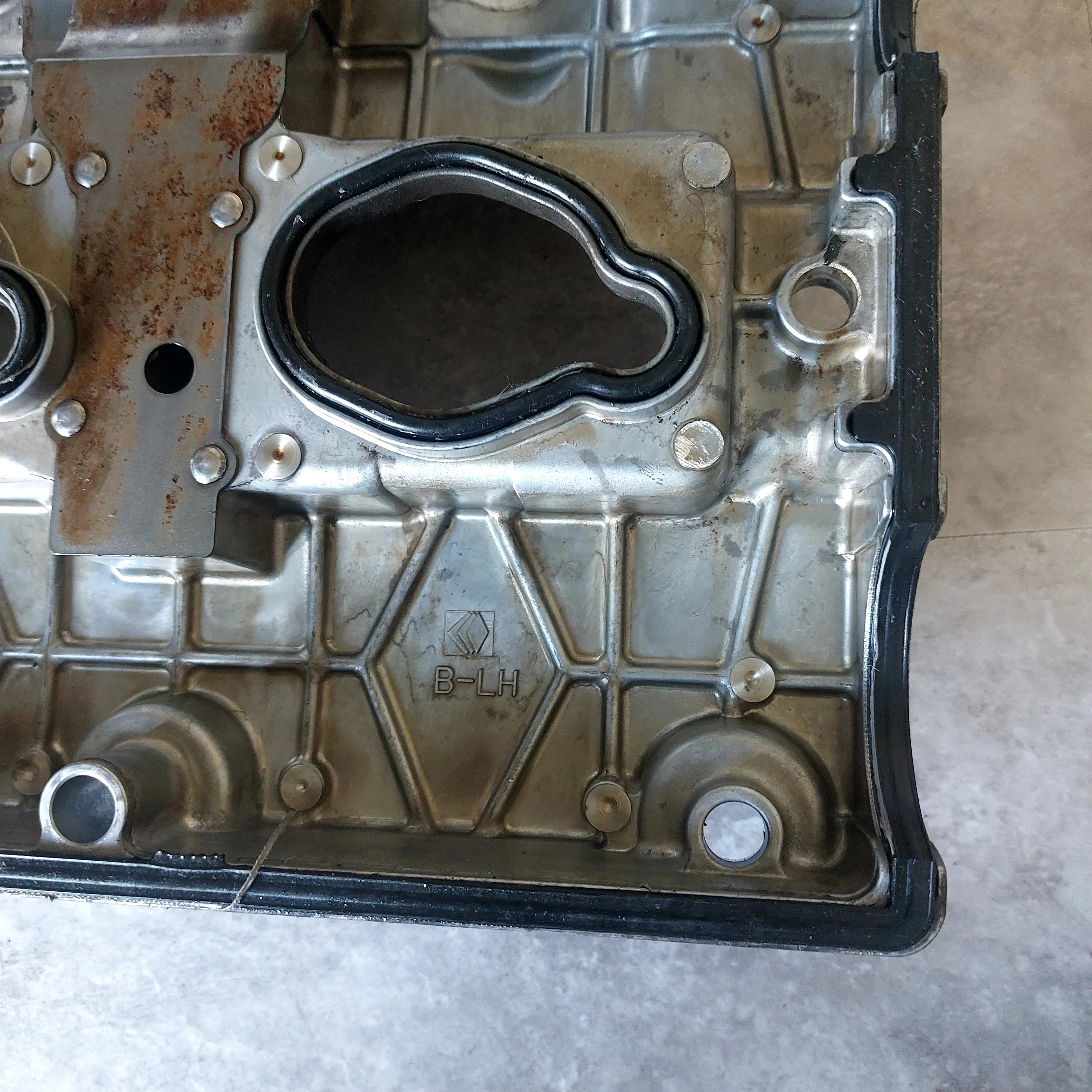 2002-2005 Subaru Impreza WRX LH OEM Driver Side Valve Cover - Image 10