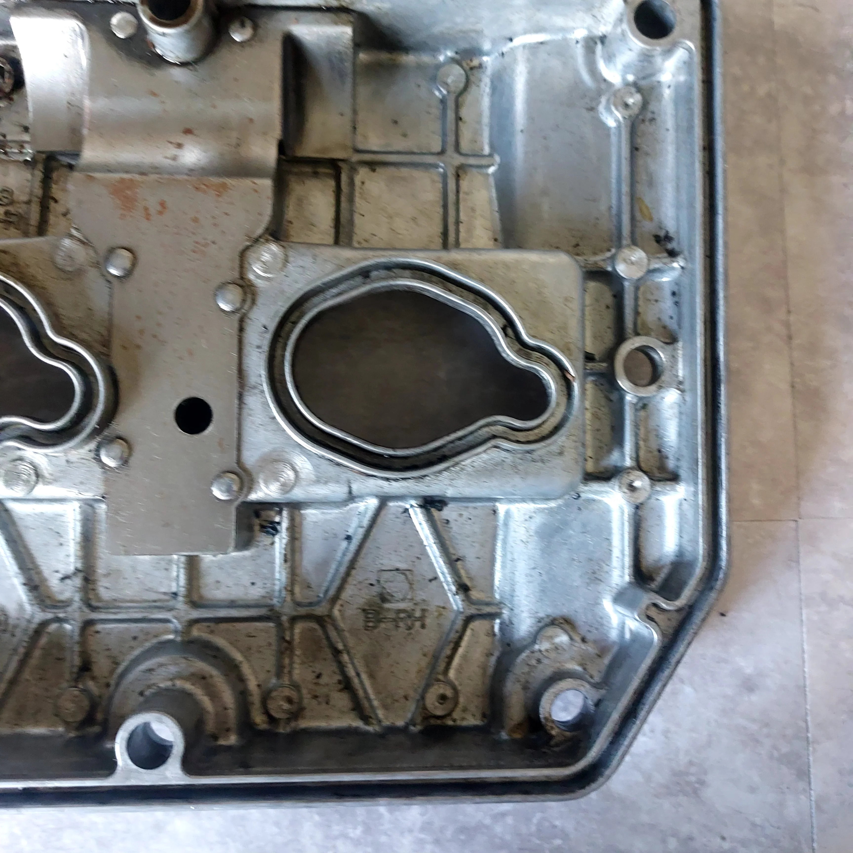 2002-2005 Subaru Impreza WRX RH OEM Pass Side Valve Cover - Image 10