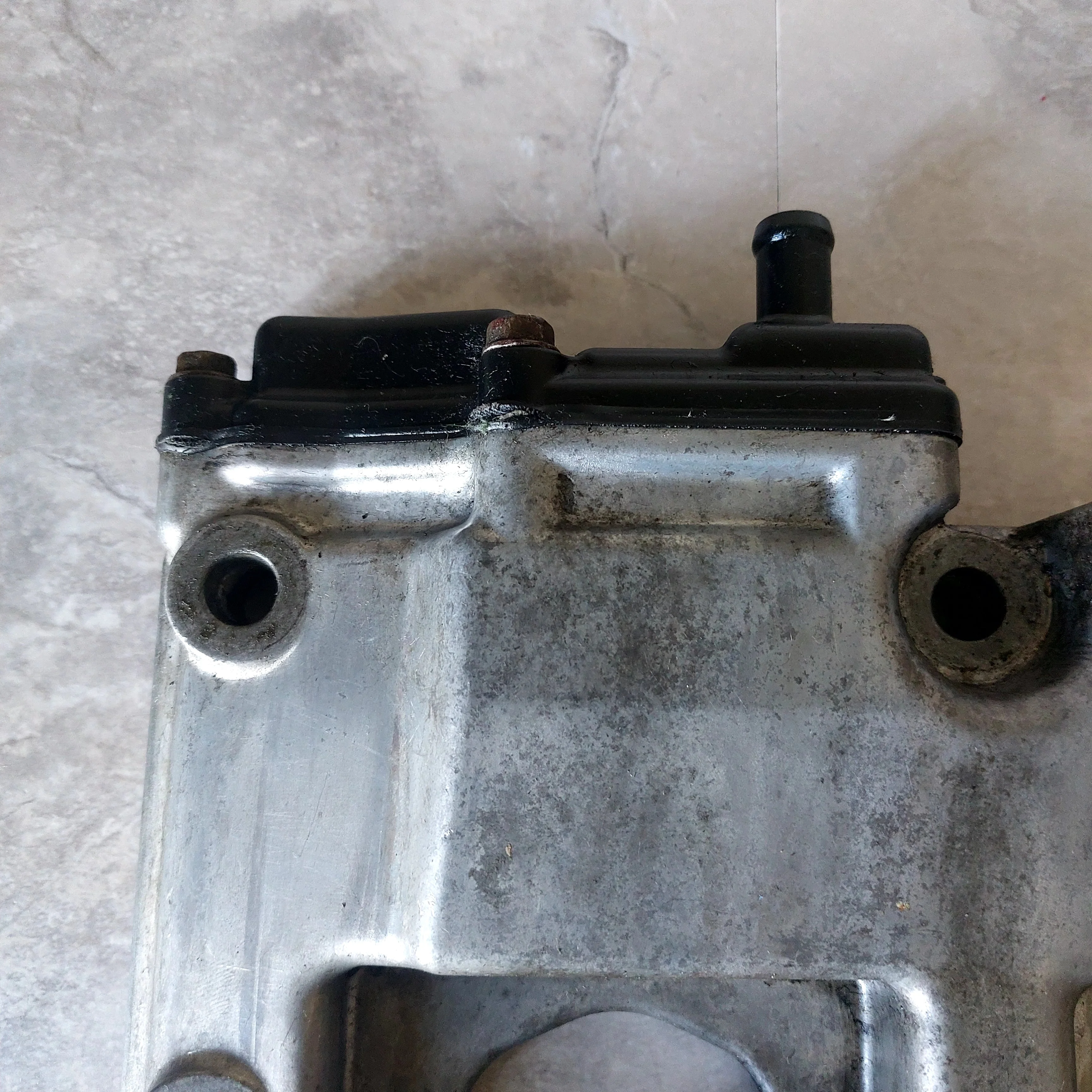 2002-2005 Subaru Impreza WRX RH OEM Pass Side Valve Cover - Image 4