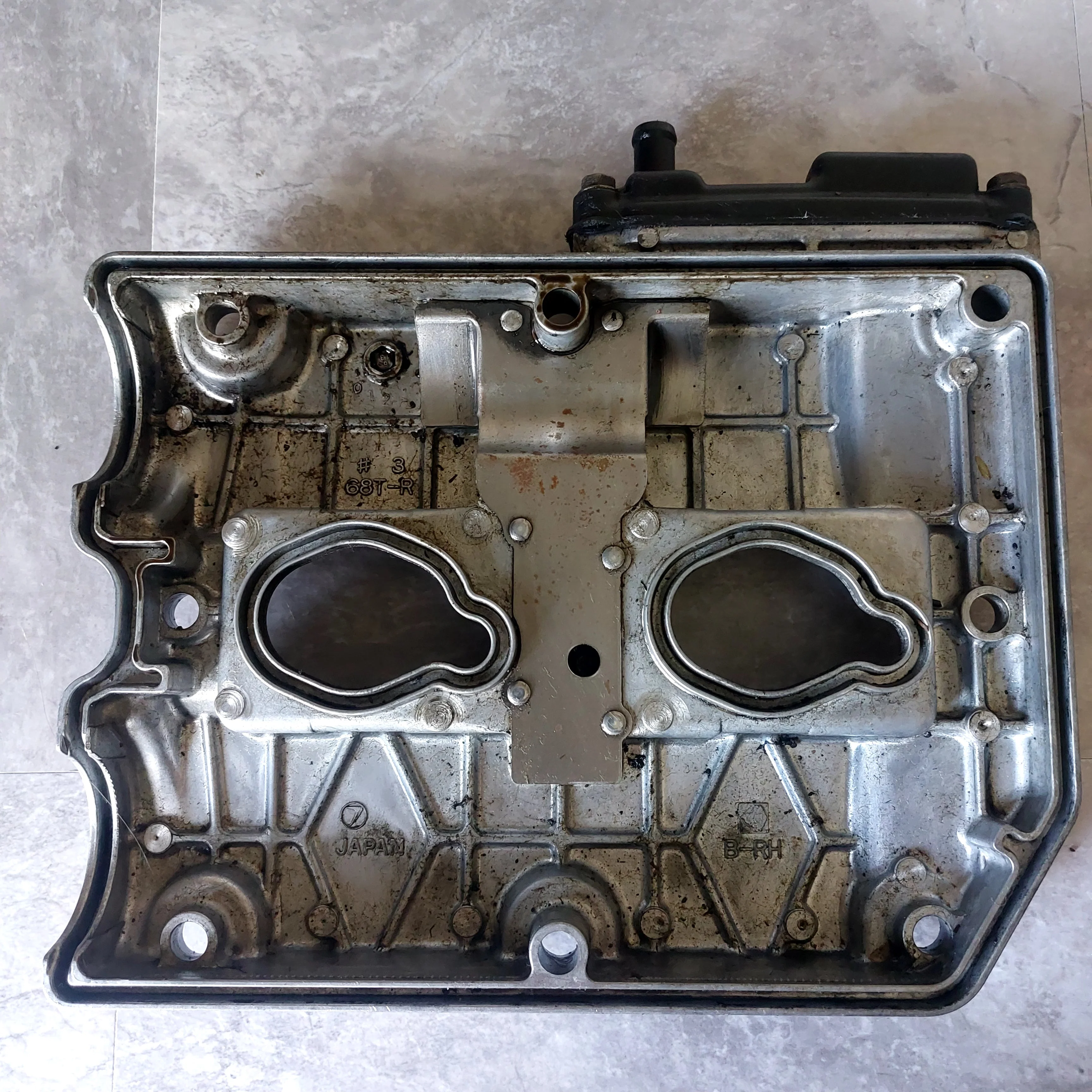 2002-2005 Subaru Impreza WRX RH OEM Pass Side Valve Cover - Image 8