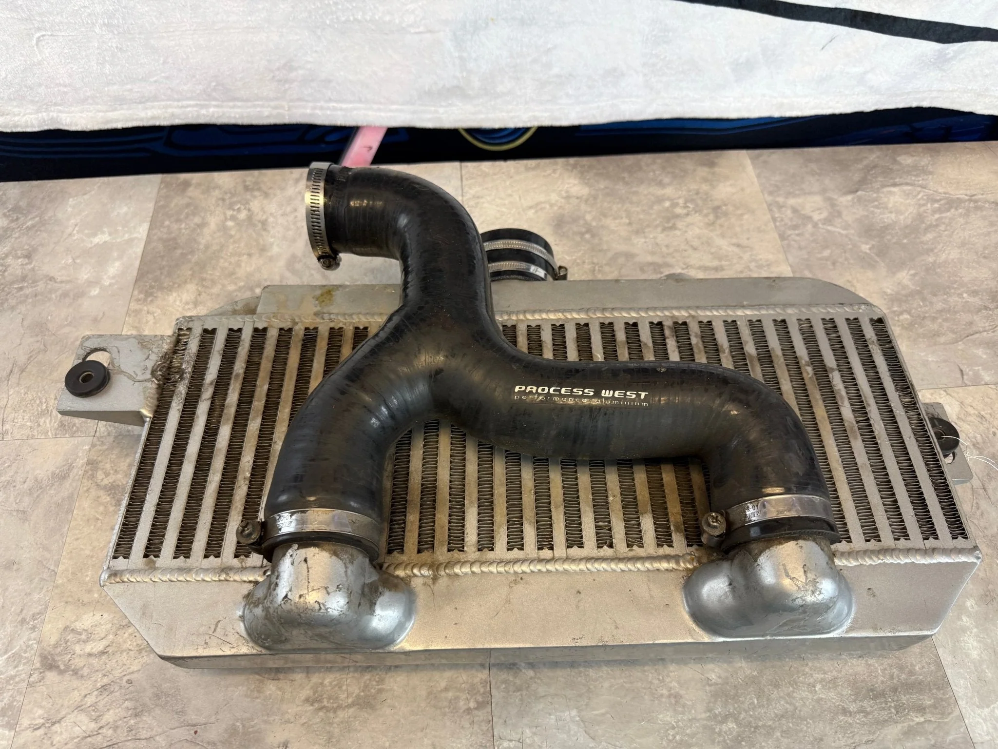PROCESS WEST Top Mount Intercooler 2008-2021 Subaru STi ej257 w/ Y Pipe - Image 4