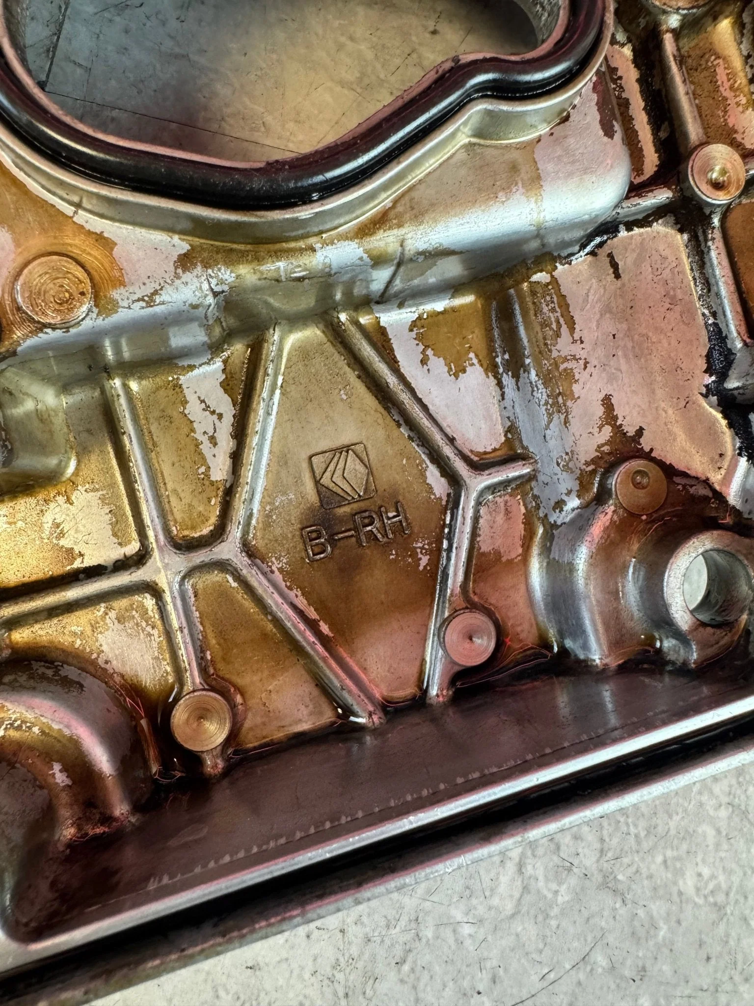 2002-2005 Subaru Impreza WRX RH OEM Passenger Side Valve Cover G4 - Image 8